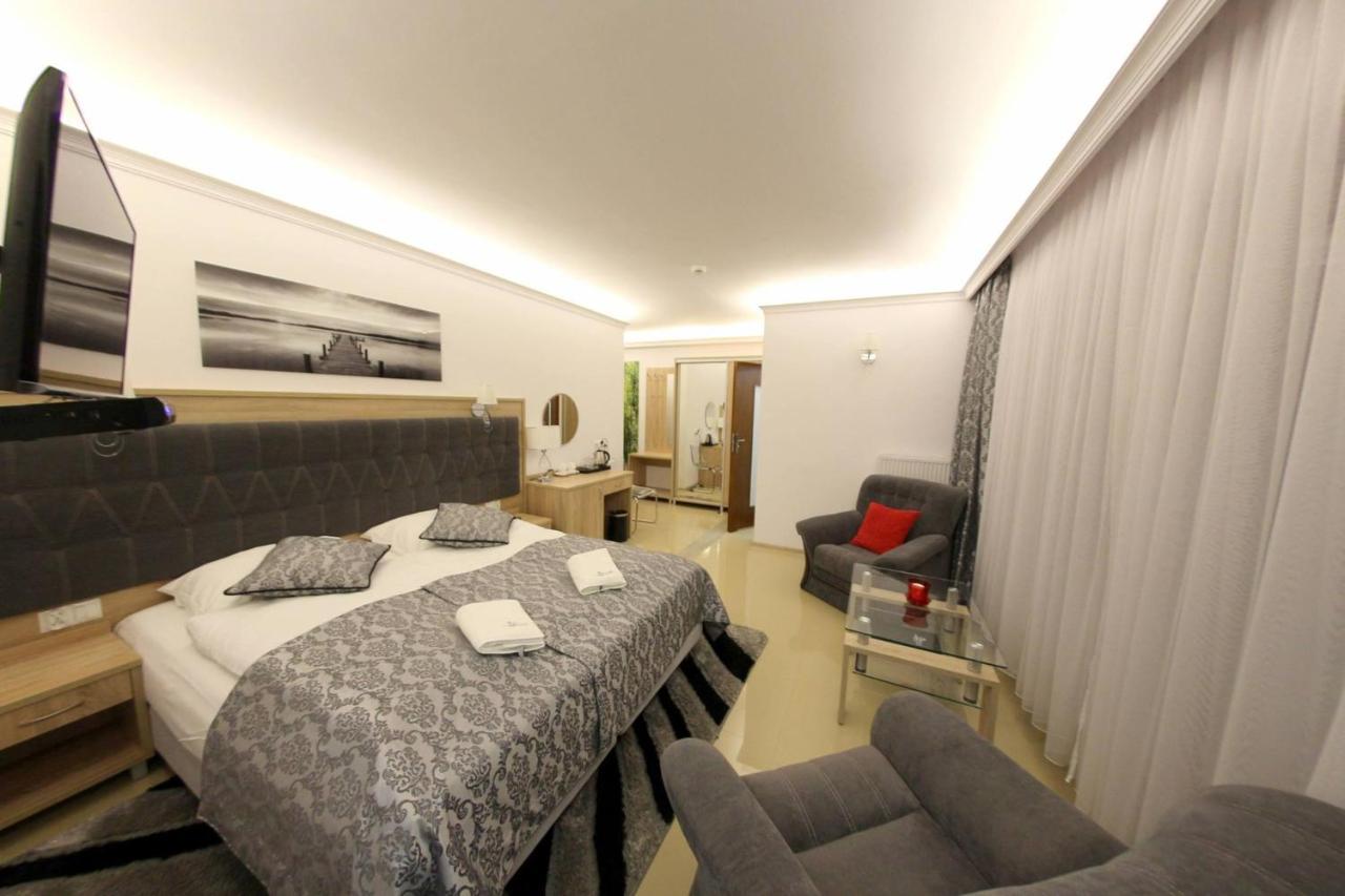 Wichrowe Wzgorze Chmielno Hotel Buitenkant foto