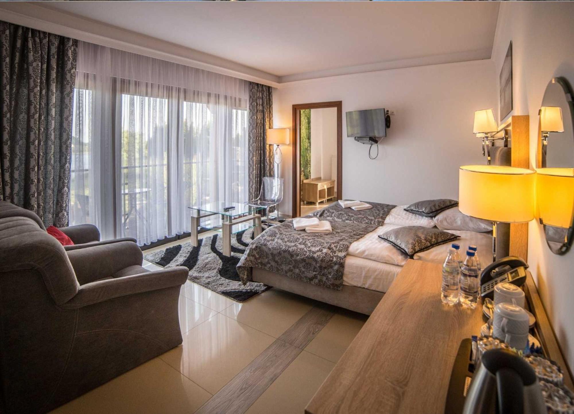 Wichrowe Wzgorze Chmielno Hotel Buitenkant foto